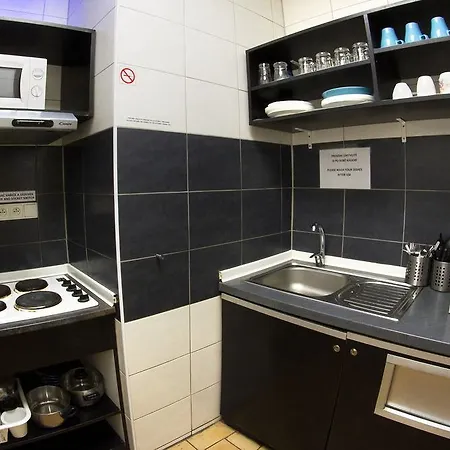 Seven Auberge de jeunesse *