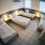 Seven Auberge de jeunesse *