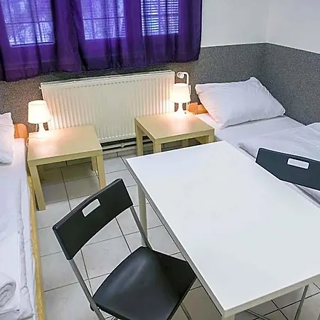 Seven Hostel *